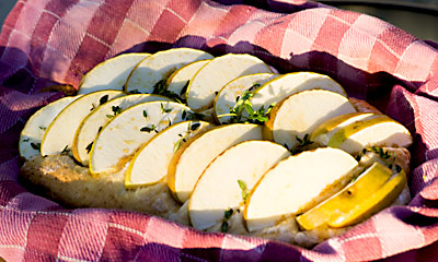 Apfel-Ziegenkase-Fladen mit Zitronenthymian